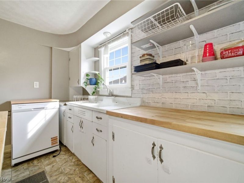 5918 Maplewood Road, Mayfield Heights, OH 44124 Photo 15