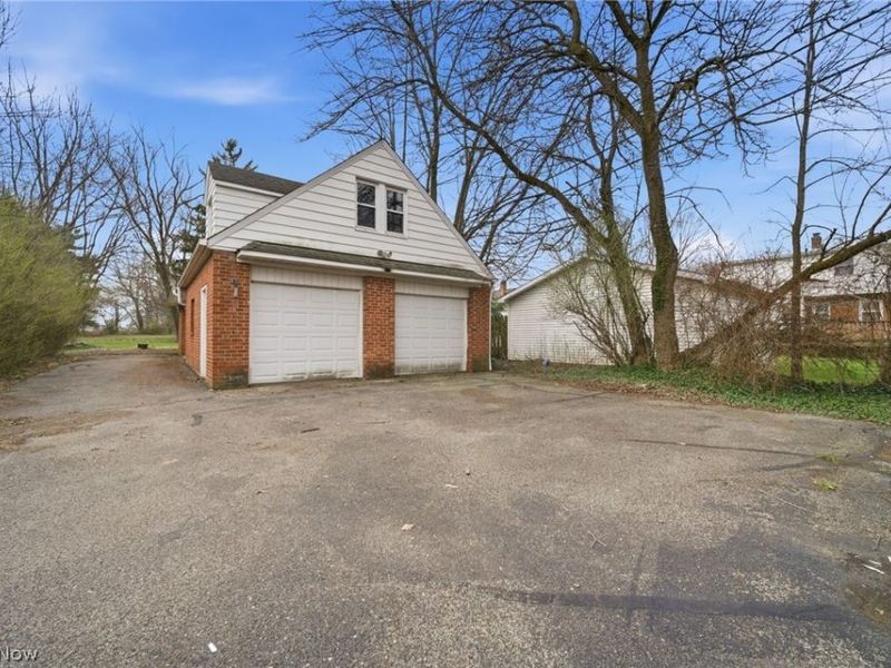 5918 Maplewood Road, Mayfield Heights, OH 44124 Photo 3