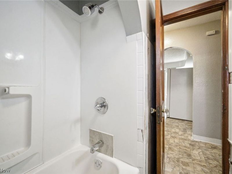 5918 Maplewood Road, Mayfield Heights, OH 44124 Photo 32