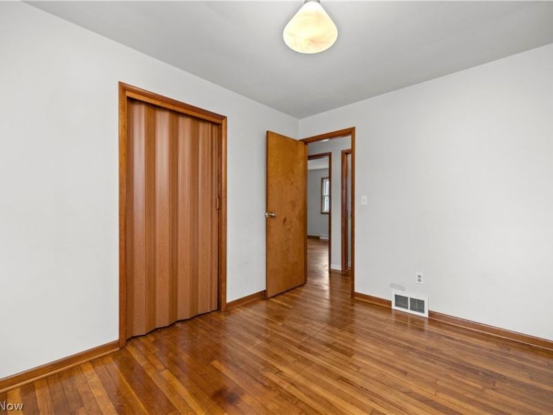 239 Habant Drive, Amherst, OH 44001 Photo 12