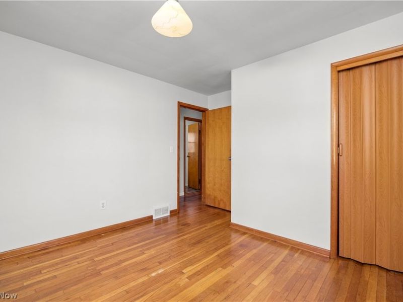 239 Habant Drive, Amherst, OH 44001 Photo 9