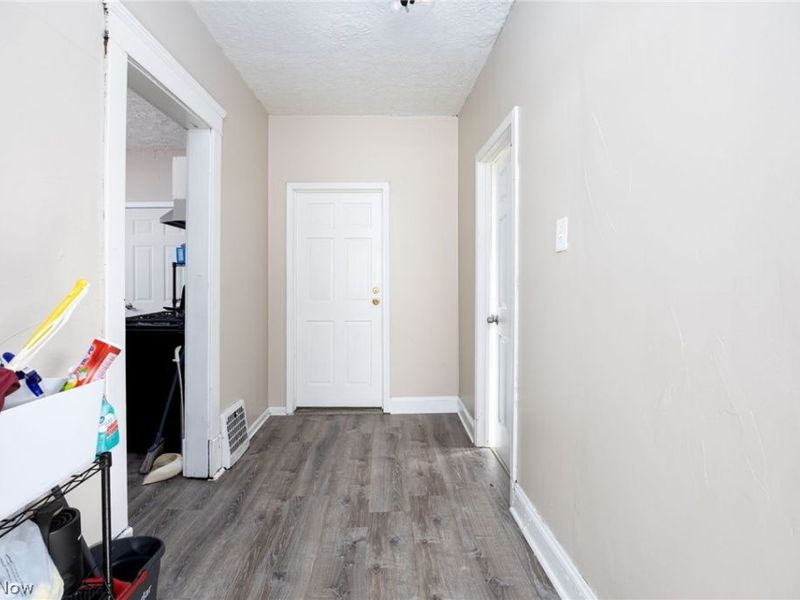 279 Cross Street, Akron, OH 44311 Photo 8