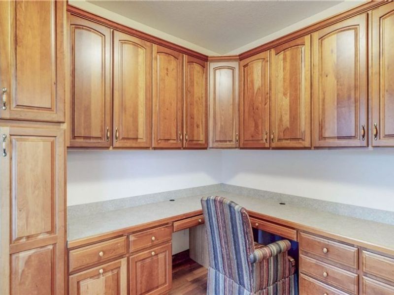 8096 Long Forest Drive, Brecksville, OH 44141 Photo 11