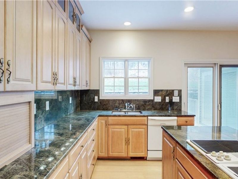 8096 Long Forest Drive, Brecksville, OH 44141 Photo 23