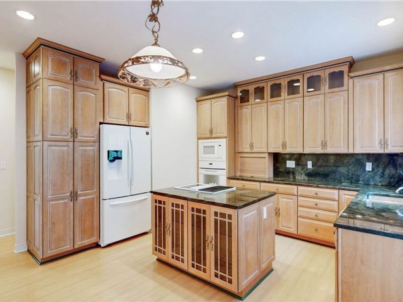 8096 Long Forest Drive, Brecksville, OH 44141 Photo 24