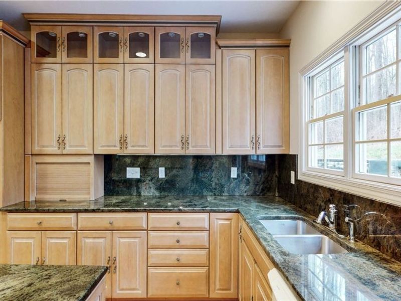 8096 Long Forest Drive, Brecksville, OH 44141 Photo 25