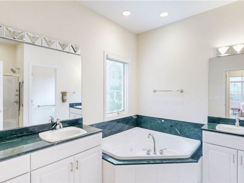 8096 Long Forest Drive, Brecksville, OH 44141 Photo 29