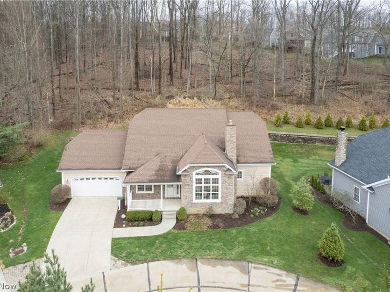 8096 Long Forest Drive, Brecksville, OH 44141 Photo 3