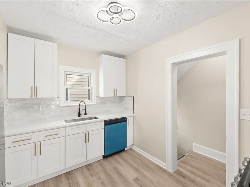 3970 Victory Boulevard, Cleveland, OH 44111 Photo 17