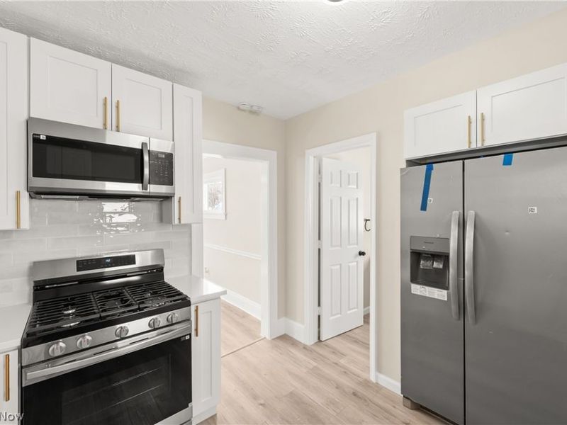 3970 Victory Boulevard, Cleveland, OH 44111 Photo 20