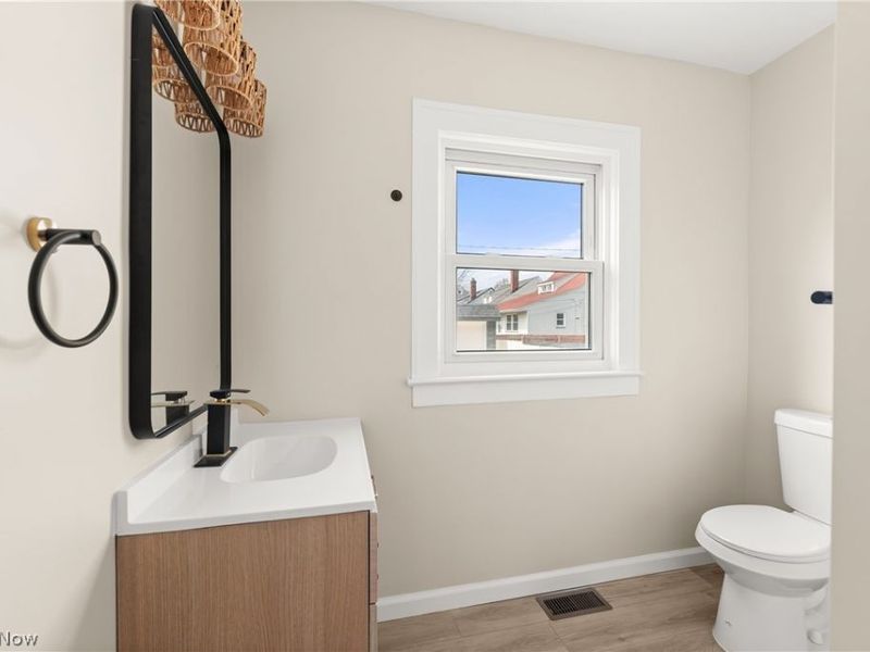 3970 Victory Boulevard, Cleveland, OH 44111 Photo 22