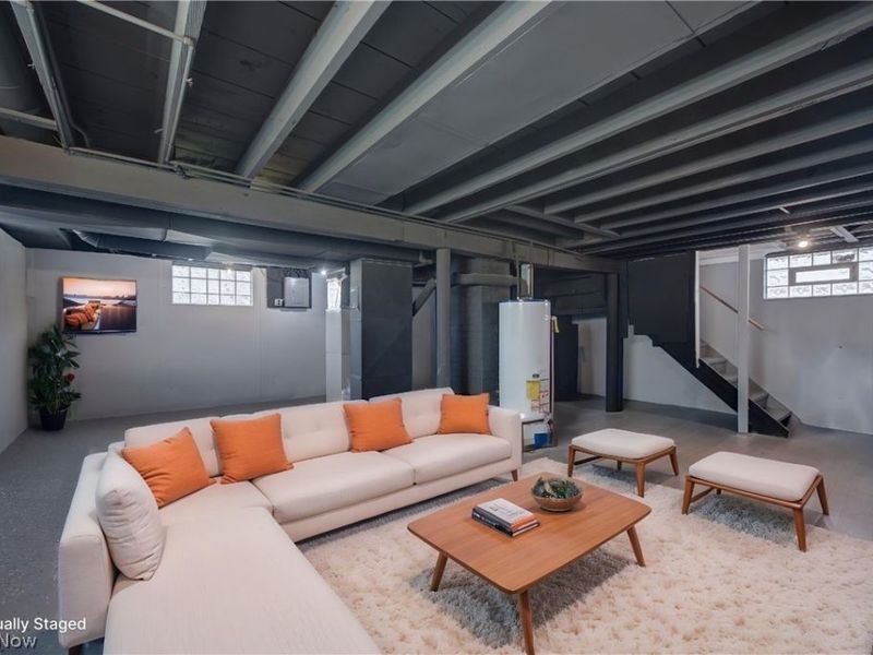 3970 Victory Boulevard, Cleveland, OH 44111 Photo 35