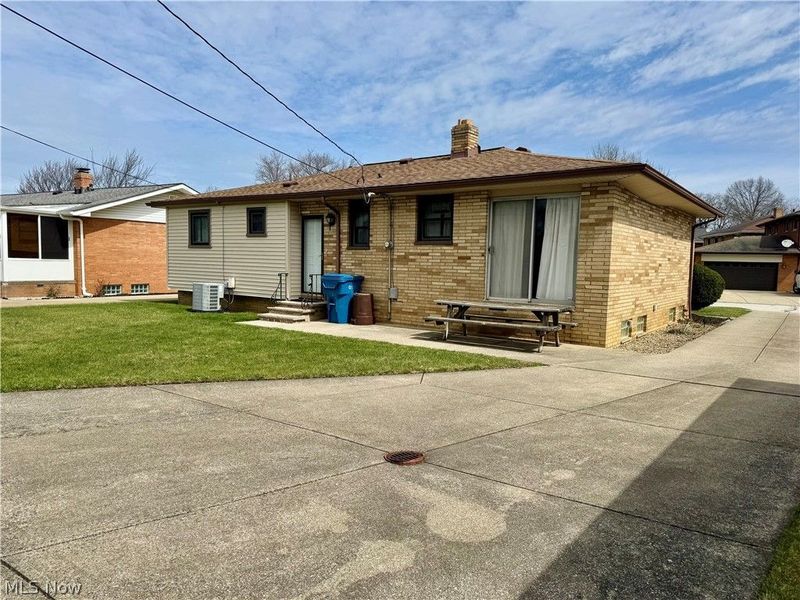 6916 Tobik Trail, Parma Heights, OH 44130 Photo 4