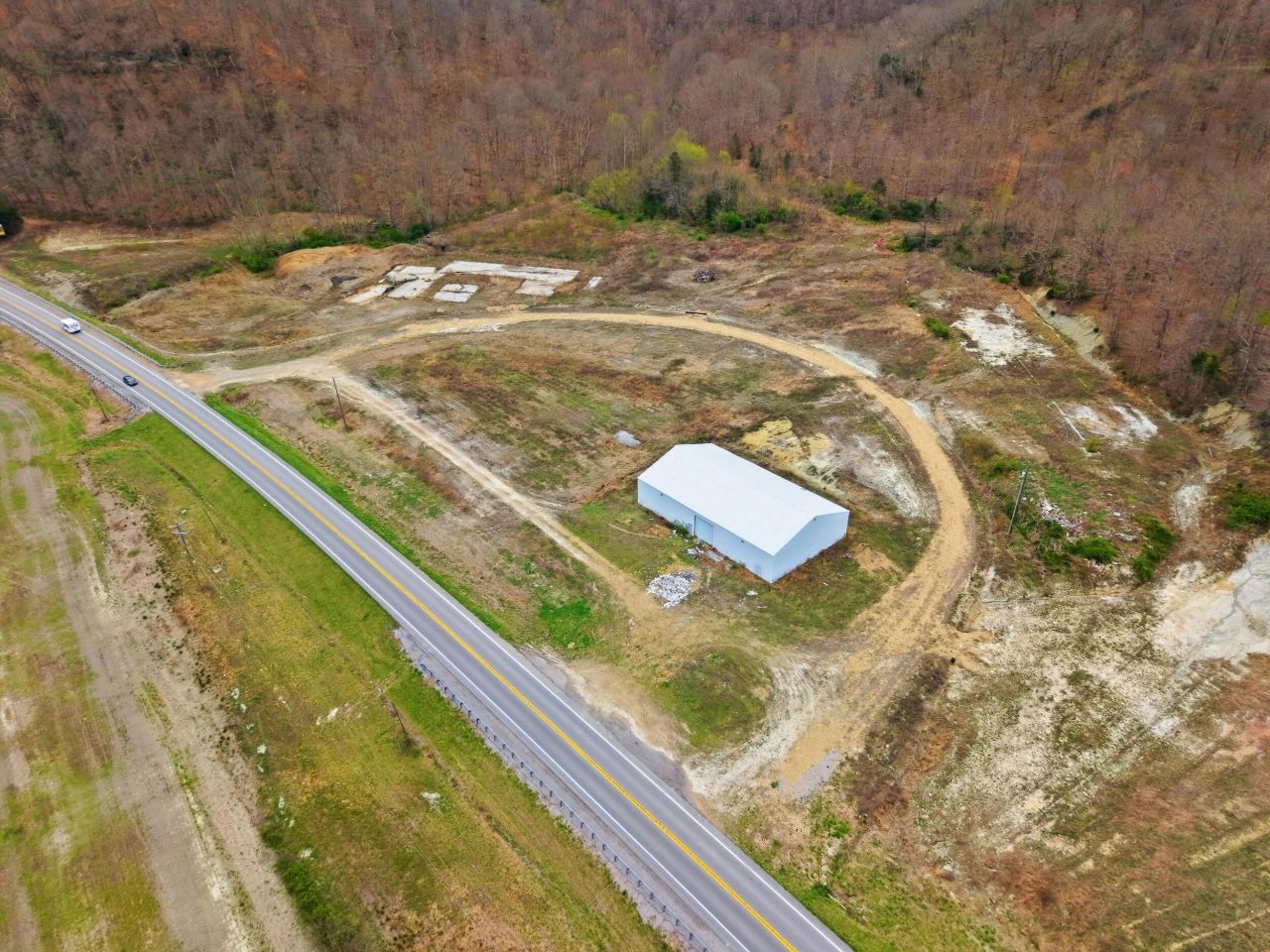 8135 US-127 , Hustonville, KY 40437