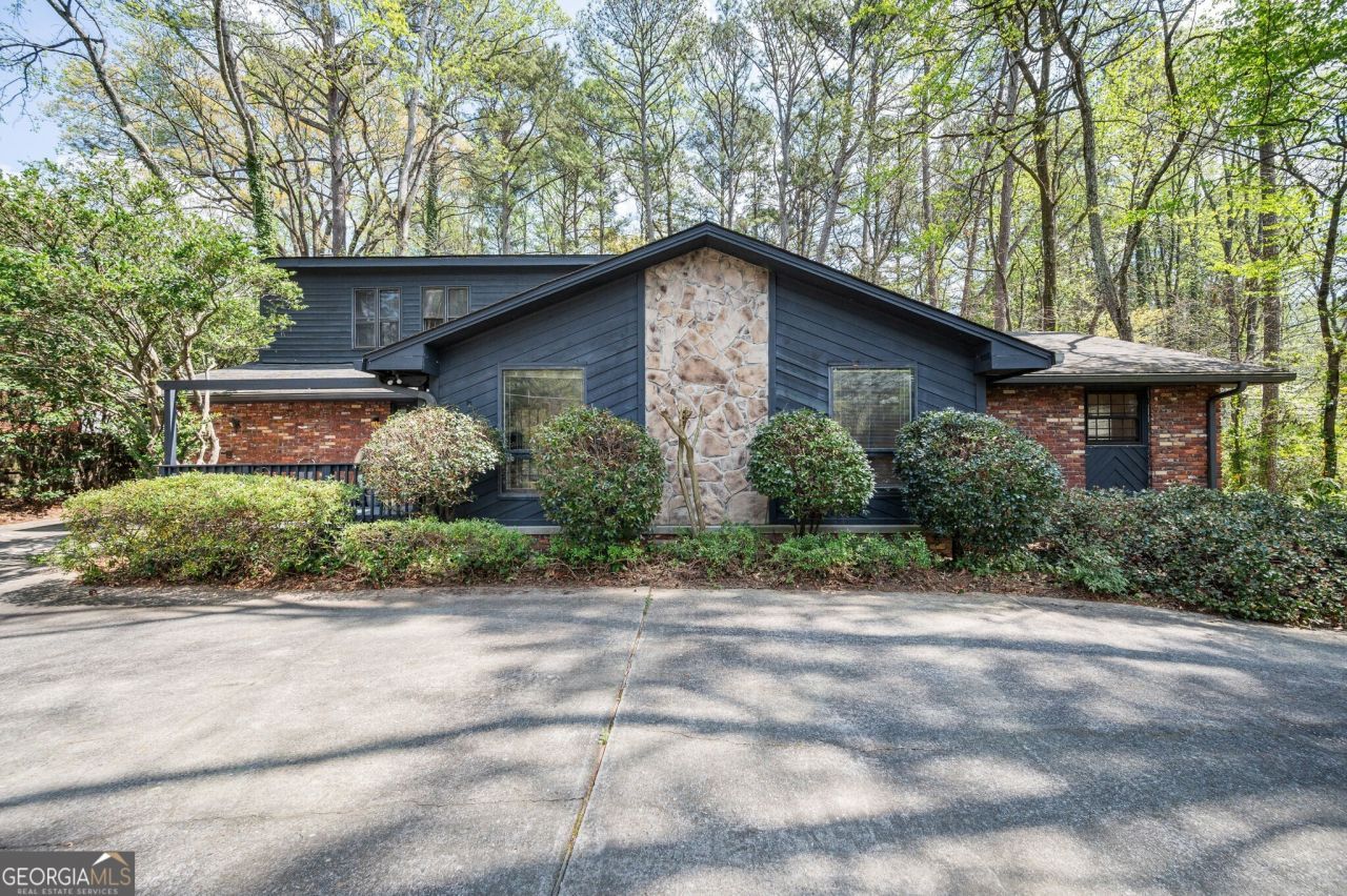 1369 Jody Lane Ne, Atlanta, GA 30329 Main Photo