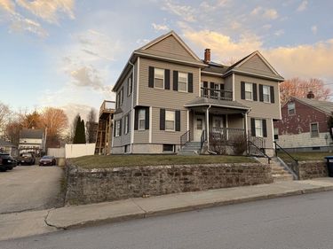 9 Whitcomb St., Unit 2L, Webster, MA 01570