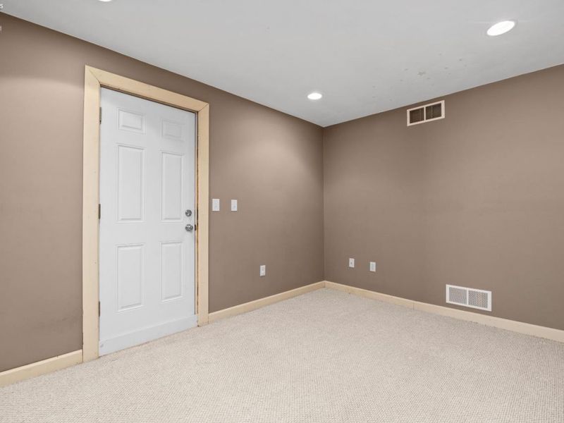 111 W Main Street, Bellevue, OH 44811 Photo 17