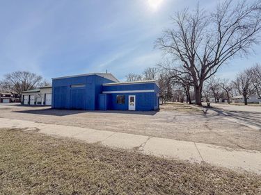 203 Park Avenue E, Renville, MN 56284