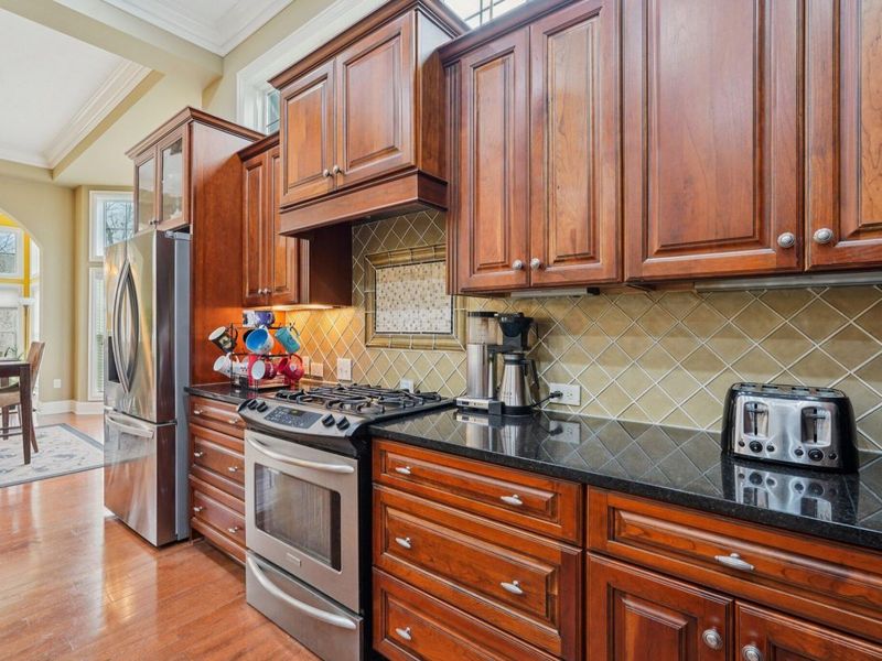 3848 Stonewater Drive, Columbus, OH 43221 Photo 13