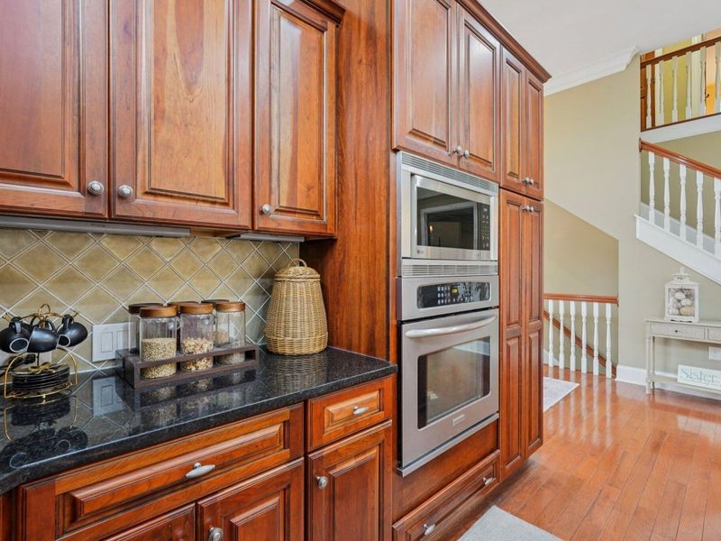 3848 Stonewater Drive, Columbus, OH 43221 Photo 15