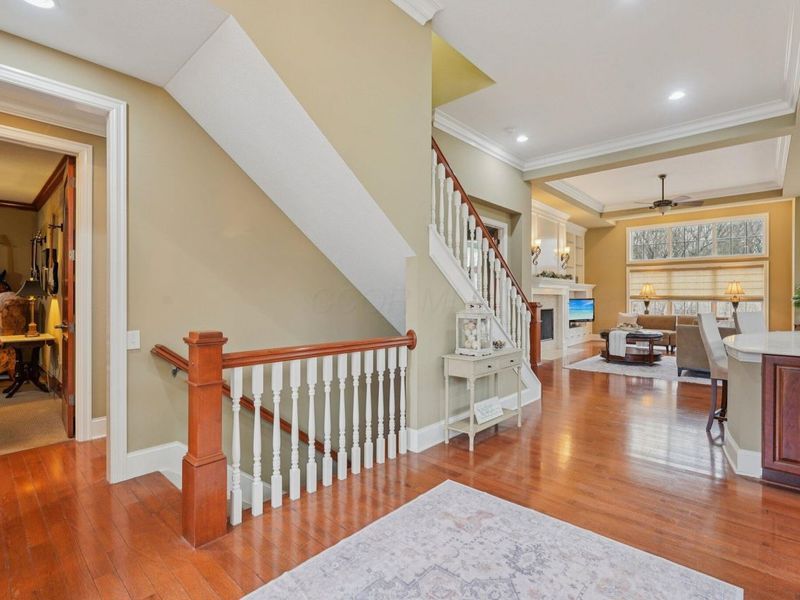 3848 Stonewater Drive, Columbus, OH 43221 Photo 2