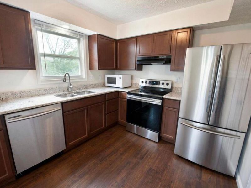 3795 Heatherglen Drive , Columbus, OH 43221 Photo 6