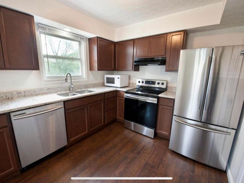 3797 Heatherglen Drive , Columbus, OH 43221 Photo 3