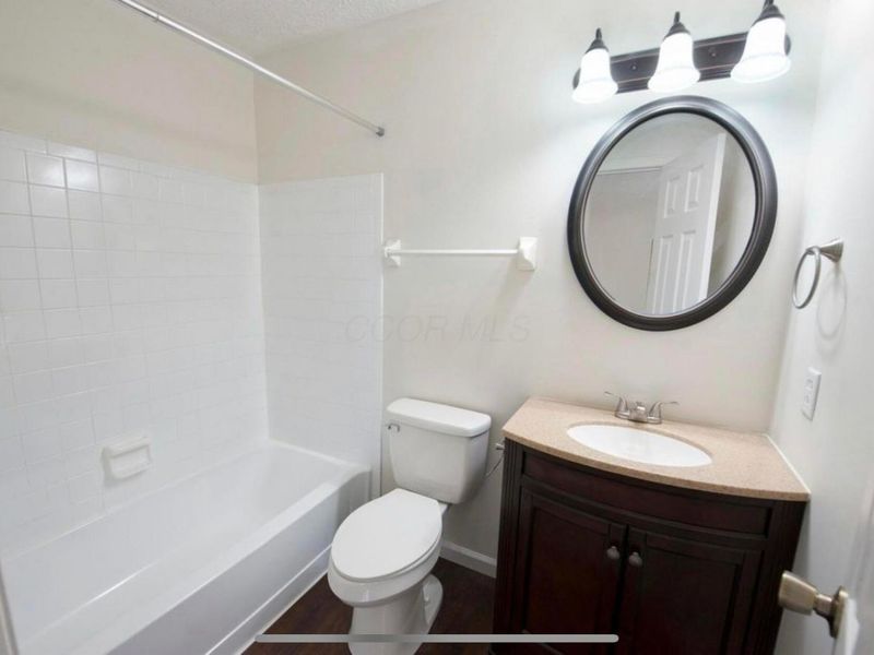 3797 Heatherglen Drive , Columbus, OH 43221 Photo 9