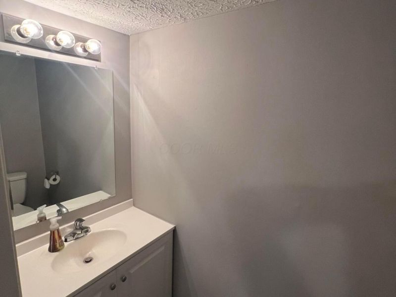 3863 Heatherglen Drive , Unit 3863-3865, Columbus, OH 43221 Photo 9