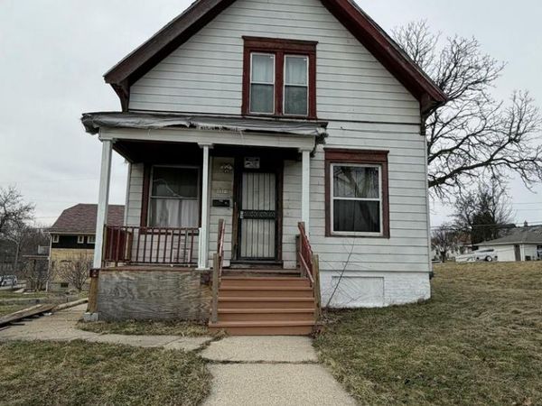 3311 N 8th STREET, Milwaukee, WI 53206