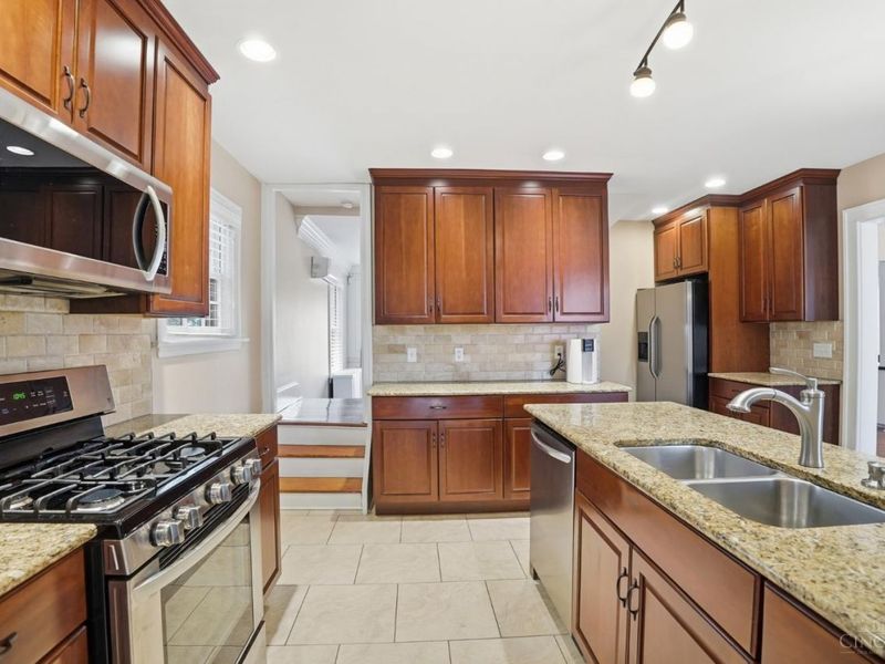 1253 Herschel Avenue, Cincinnati, OH 45208 Photo 14