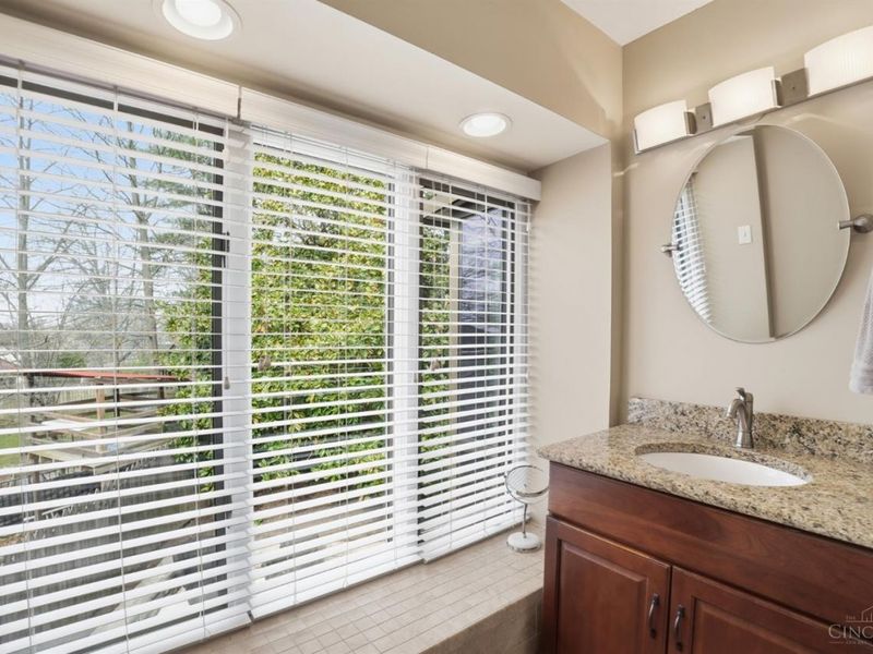 1253 Herschel Avenue, Cincinnati, OH 45208 Photo 31