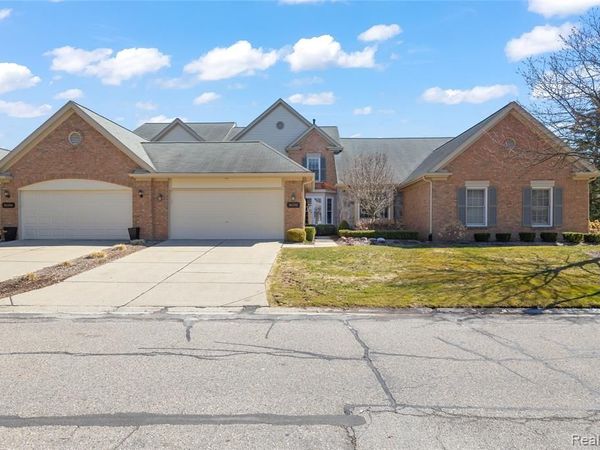 16252 Country Knoll Drive, Northville Twp, MI 48168