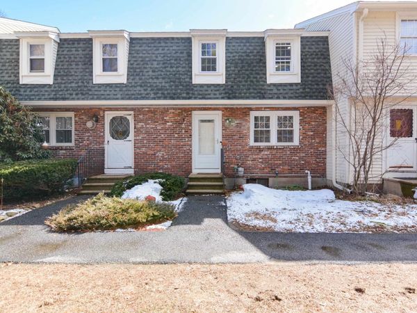 20 Olde Country Village Road, Londonderry, NH 03053