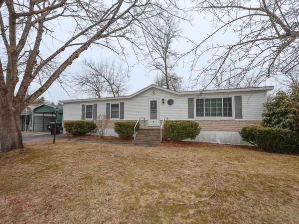 4 Briarwood Drive, Merrimack, NH 03054