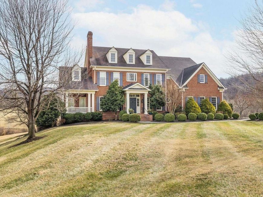 585 Ragged Mountain Dr, Charlottesville, VA 22903 Main Photo