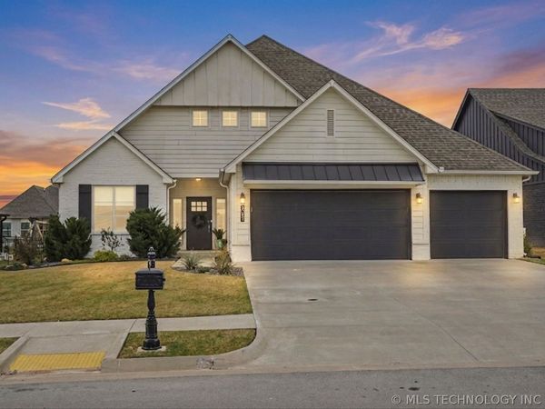 3051 N Dogwood Drive , Catoosa, OK 74015