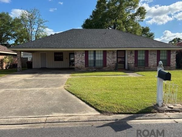 105 Briarwood Dr, Lafayette, LA 70501