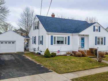 374 Harwich St, New Bedford, MA 02745