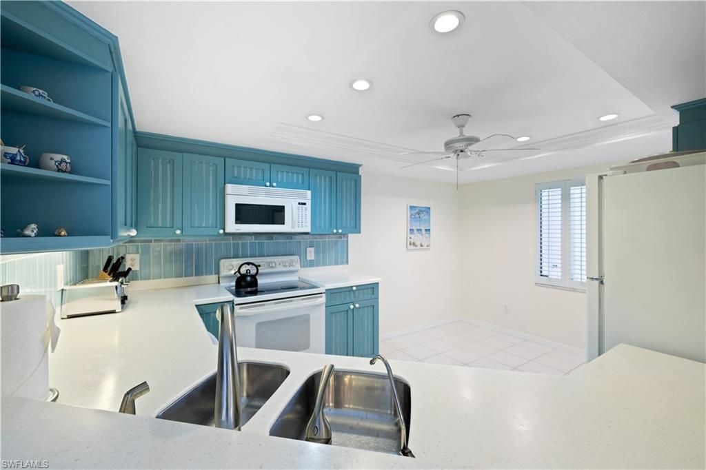 565 Beachwalk Cir, Unit T-102, Naples, FL 34108 Photo