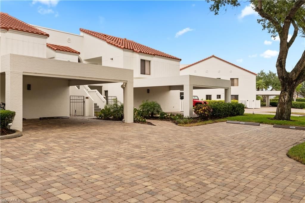 565 Beachwalk Cir, Unit T-102, Naples, FL 34108 Photo