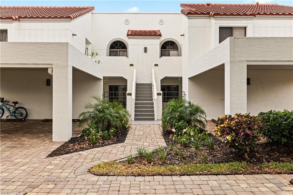 565 Beachwalk Cir, Unit T-102, Naples, FL 34108 Photo