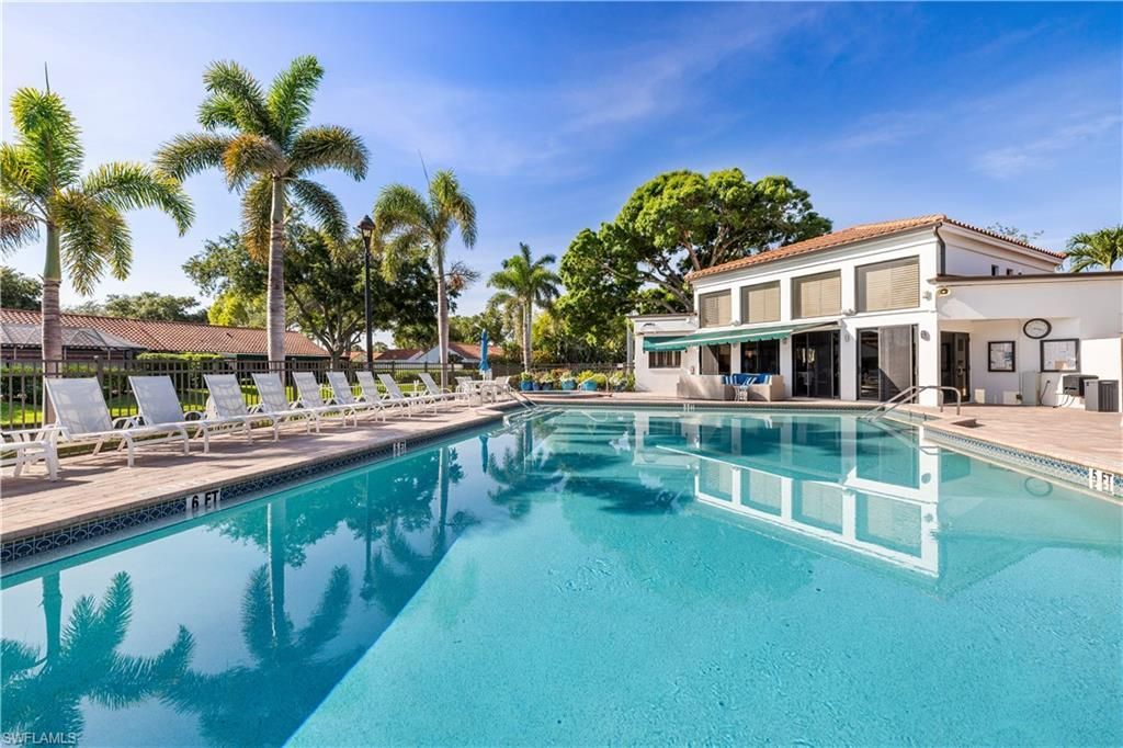 565 Beachwalk Cir, Unit T-102, Naples, FL 34108 Photo