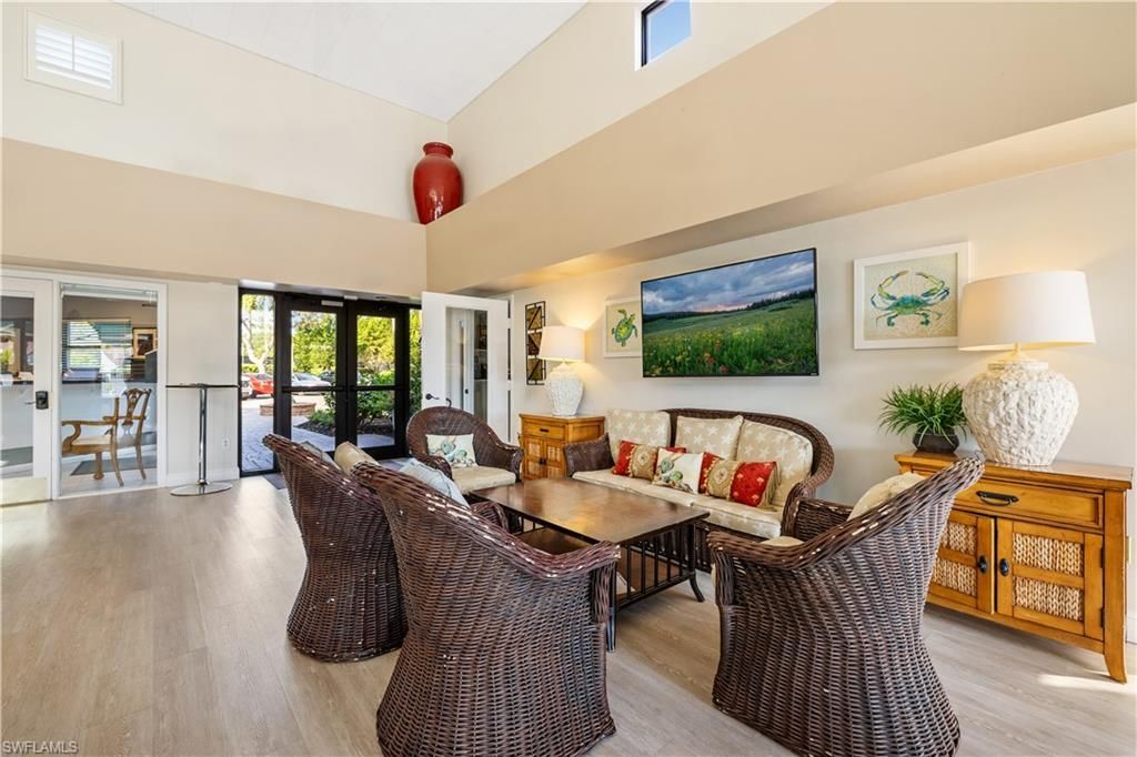565 Beachwalk Cir, Unit T-102, Naples, FL 34108 Photo