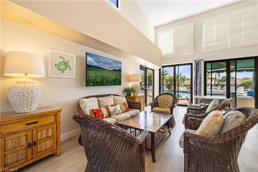 565 Beachwalk Cir, Unit T-102, Naples, FL 34108 Photo