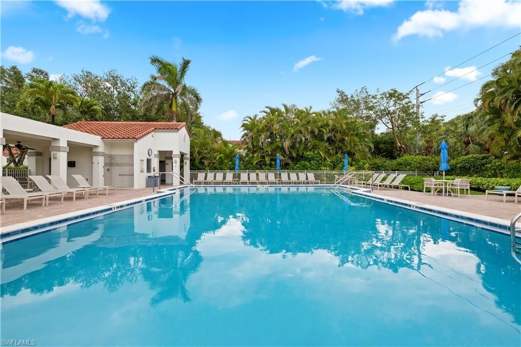 565 Beachwalk Cir, Unit T-102, Naples, FL 34108 Photo
