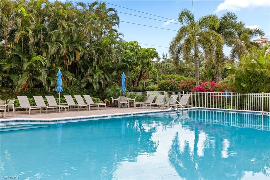 565 Beachwalk Cir, Unit T-102, Naples, FL 34108 Photo