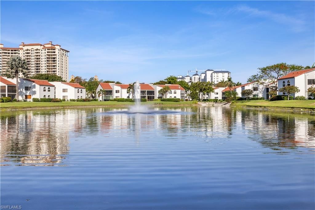 565 Beachwalk Cir, Unit T-102, Naples, FL 34108 Photo