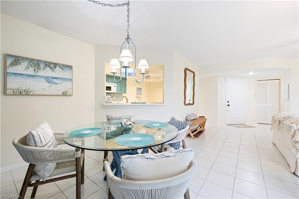 565 Beachwalk Cir, Unit T-102, Naples, FL 34108 Photo