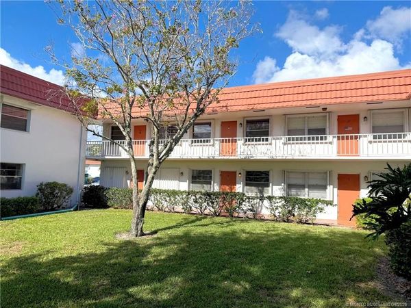 2600 SE Ocean Boulevard, Unit II11, Stuart, FL 34996
